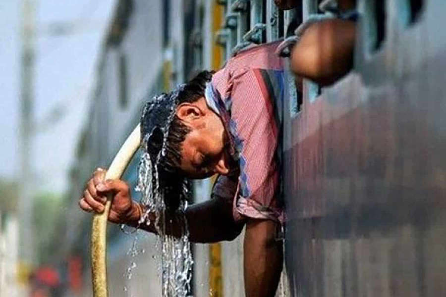 Heatwaves to become more intense, declare it a natural disaster